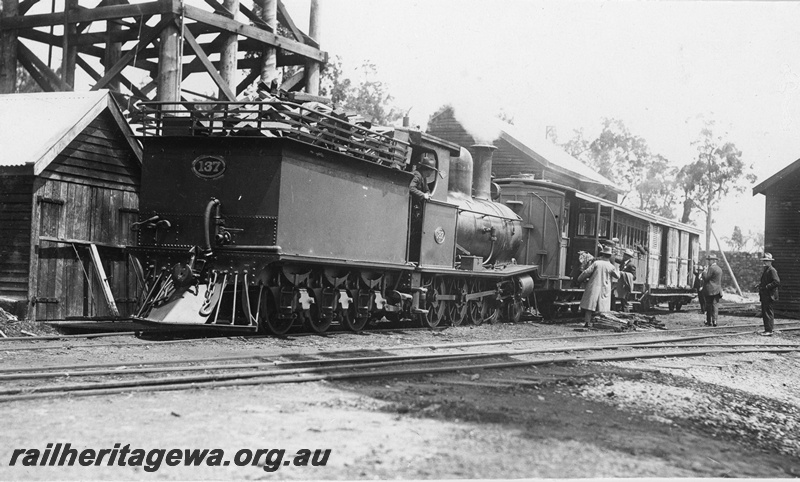 P22252
G class 137, WAGR sawmill carriage No. 84 (ex-WAGR AH class 28 composite saloon), ex-WAGR VA class bogie van, , Banksiadale, rear and side view 
