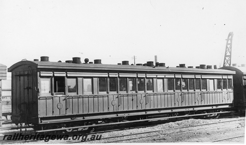 P22253
AB class second class compartment car, crane, end and side view
