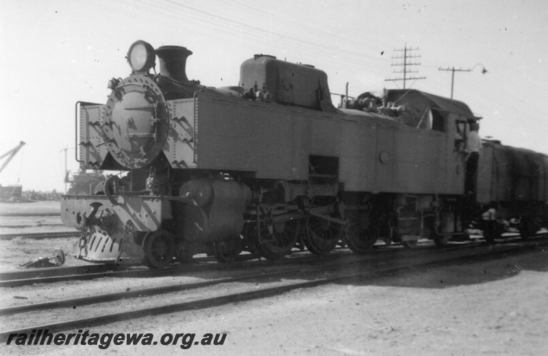 P22268
UT class 664, crane in background, Geraldton, NR line, front and side view
