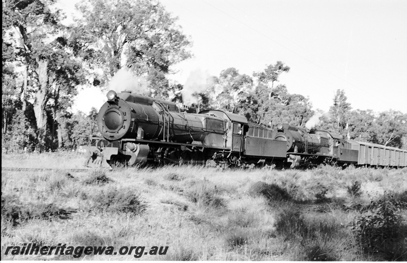 P22279
S class 548 & S class 550 hauling No 70 goods near Greenbushes. PP line
