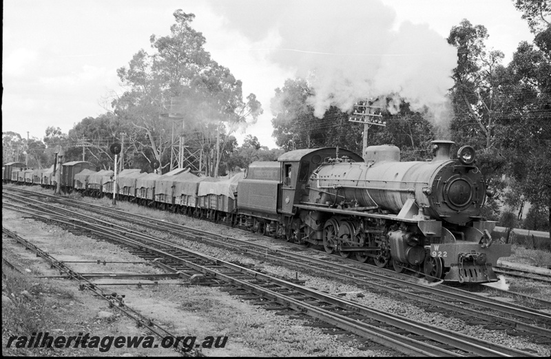 P22295
W class 922 departing Koojedda. ER line
