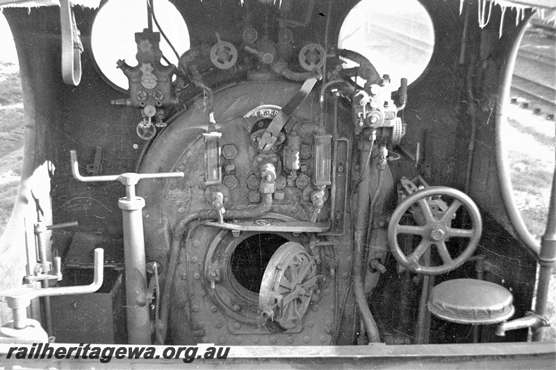 P22310
Inside view of cab of OA class 179 at East Perth loco depot. ER line.
