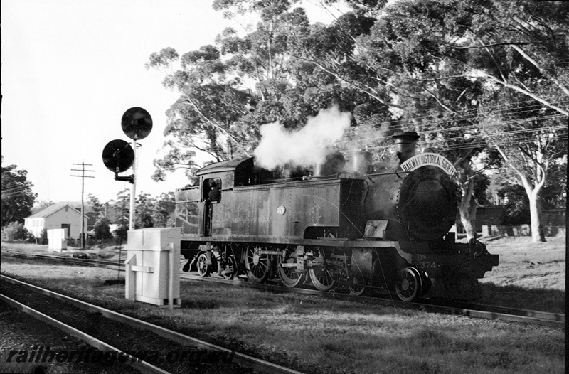 P22324
DS class 374 at Armadale. ARHS tour. SWR line.
