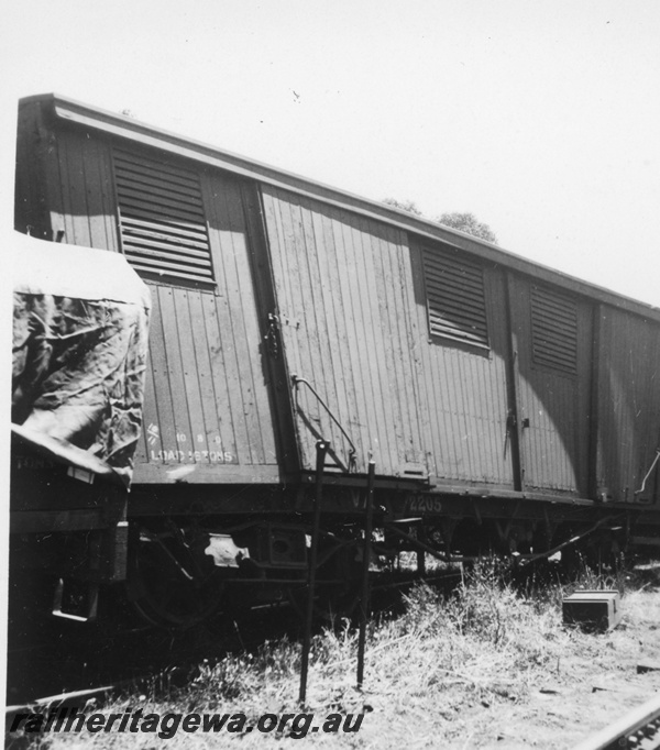 P22338
VA class van, Wooroloo, ER line, end and side view from trackside
