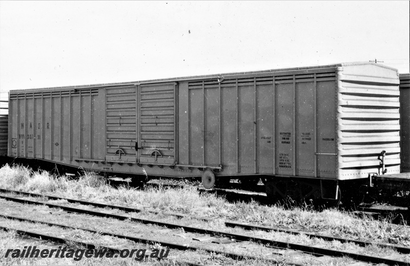 P22367
VWV class 30731, regauged from standard gauge WVX class, side and end view
