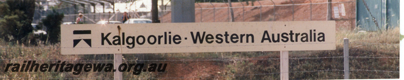 P22392
Station sign 