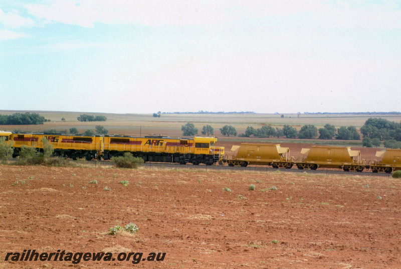 P22412
DFZ class 2406, and another DFZ class loco, double heading ballast train, west of Mullewa, NR line, side view
