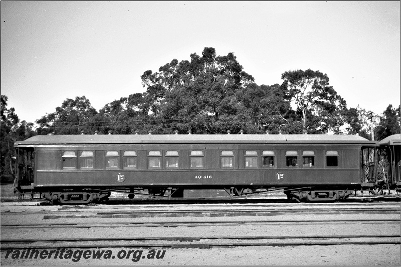 P22436
AQ class 416 1st class sleeping carriage, side view
