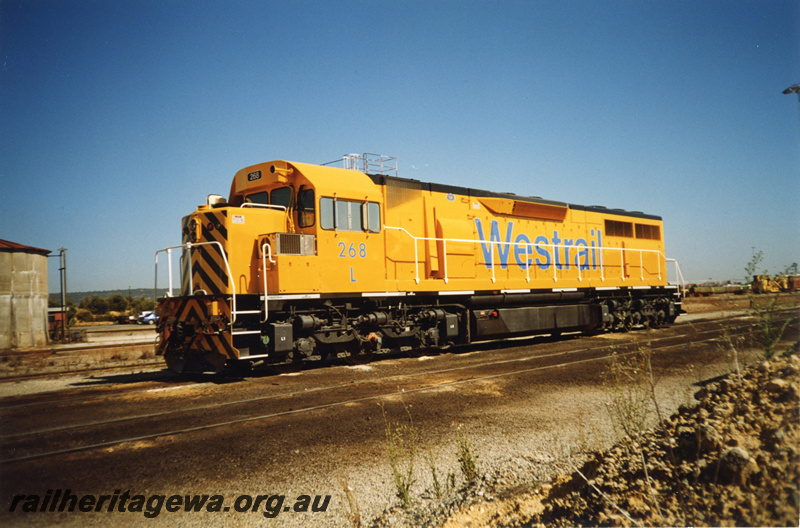 P22461
L class 268, in Westrail yellow livery, water tank (part), front and side view

