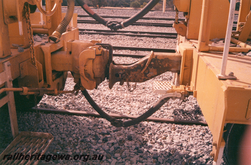 P22463
Transition coupler, close up view
