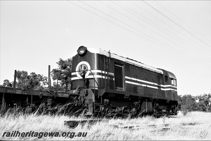 P22498
Rail reclamation on the ER 5 of 10, F class 43 pushing rail recovery train around Blackboy Hill, heading to Swan View, ER line, end and side view
