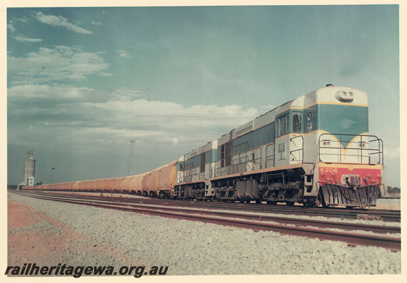 P22506
K Class 206 double heading with another K Class, grain train, WW Class wagons, West Merredin CBH
