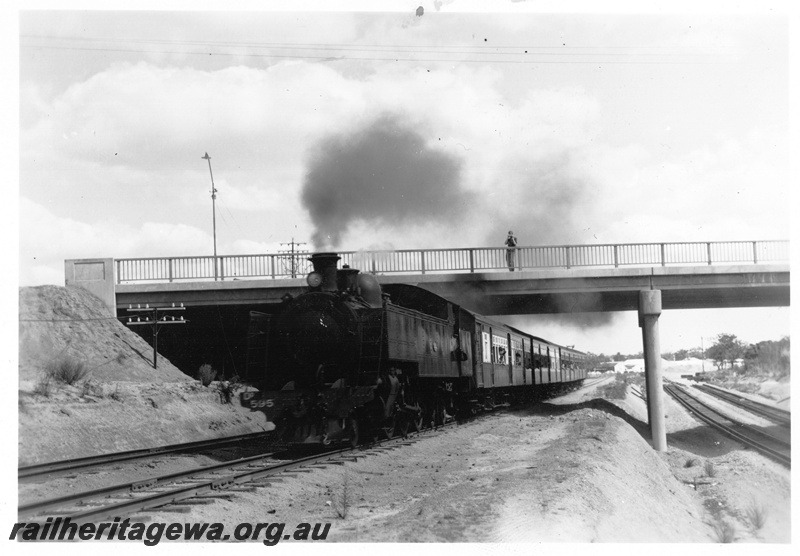 P22521
DD Class 595 on special passenger train, Bellevue, Great Eastern Highway overpass, new dual gauge ER line under construction on the right
