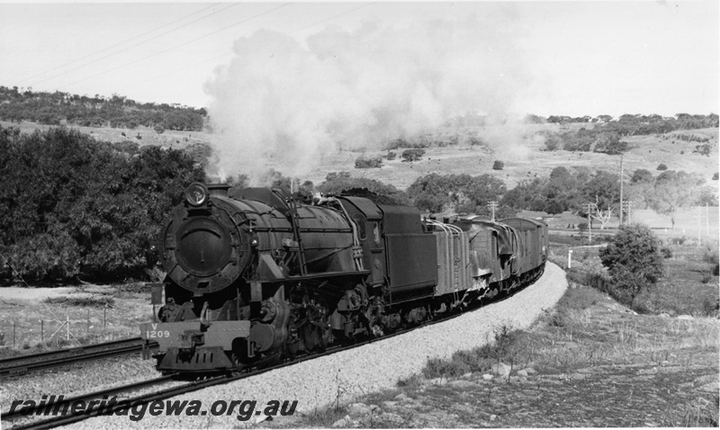 P22527
V Class 1209, up goods train, Avon Valley, ER line
