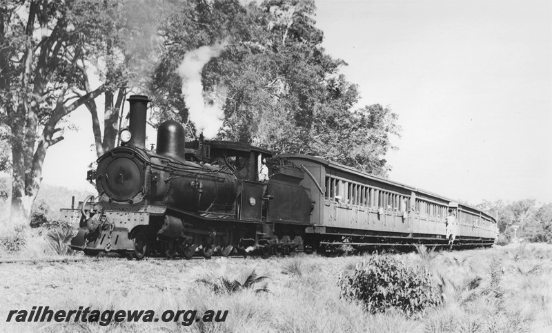 P22545
G Class 123, Vintage Train, unknown location
