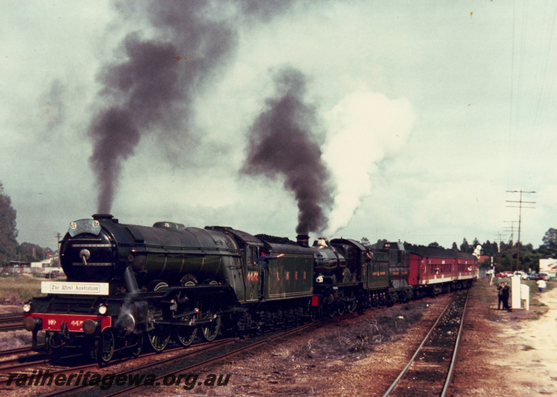 P22551
LNER A3 Class 4472 