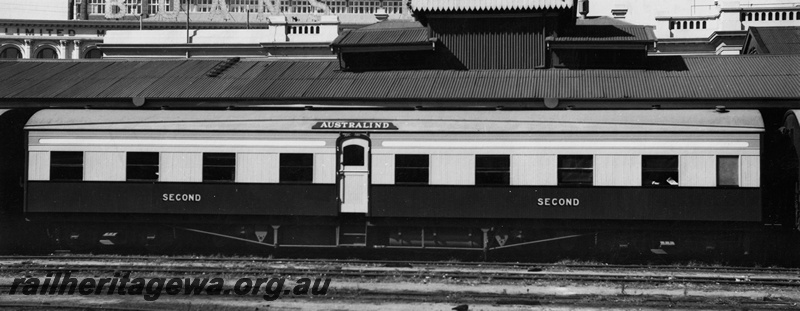 P22553
AYC Class second class Australind coach, Perth Station, side view, original two-tone green livery
