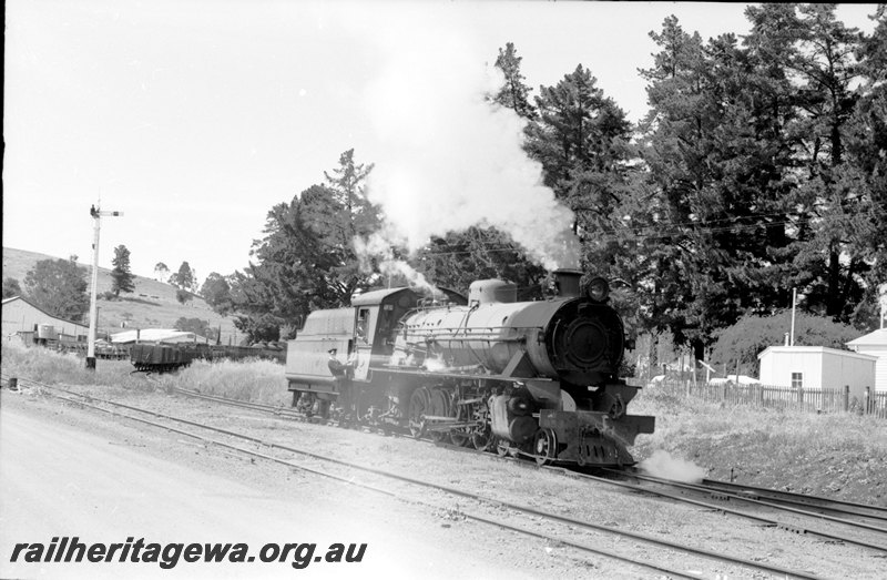 P22598
W class 953 No 4 up goods Balingup. PP line
