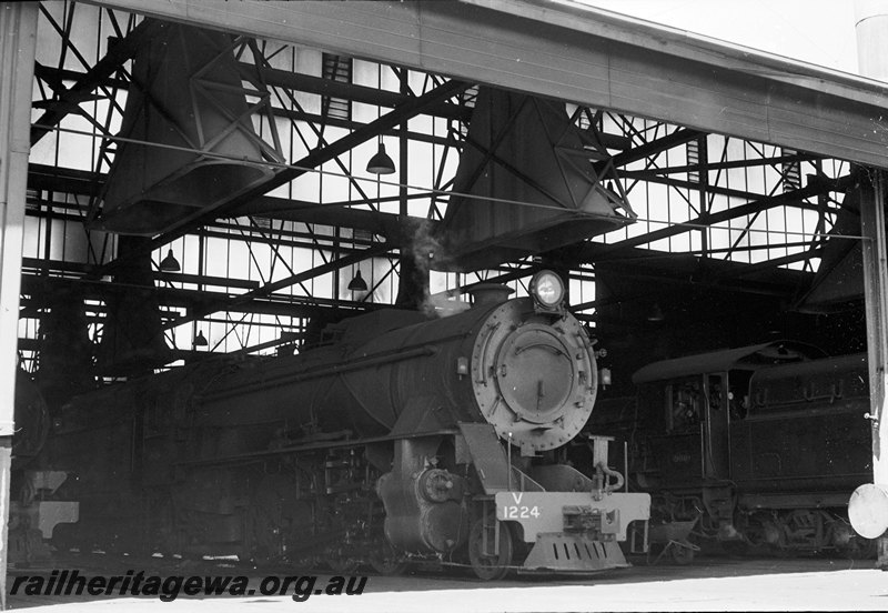 P22624
V class 1224 Narrogin loco depot. GSR line.
