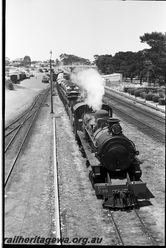 P22625
PMR 735  hauling goods entering Subiaco yard. ER line.
