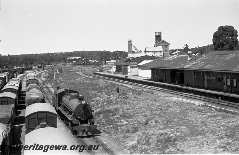 P22635
Narrogin Station Yard looking south from footbridge. GSR line.
