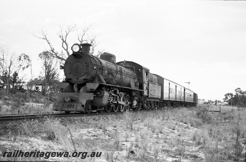 P22645
W class 912 hauling No 20 conditional passenger between Bunbury and Perth. SWR line.
