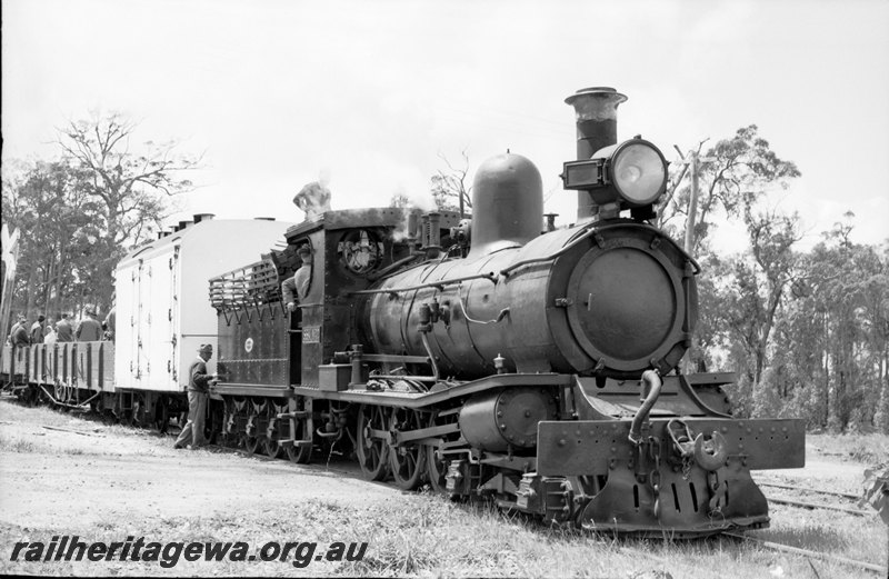 P22671
SSM No 2 at Manjimup - ARHS outing to Deanmill. PP line.
