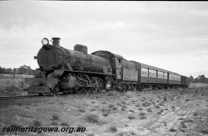 P22683
W class 912 hauling No 20 conditional passenger Bunbury to Perth. SWR line. 
