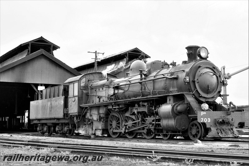 P22711
PM class 703 at Northam loco depot. ER line.
