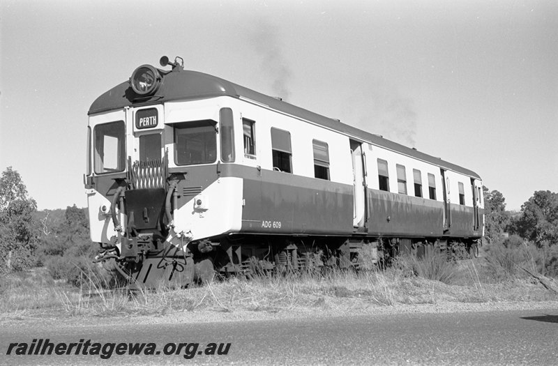 P22733
ADG 609  148 up passenger departing Naval Siding, Byford. SWR line.
