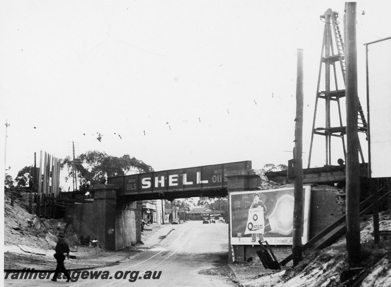 P22752
Extension of Mt Lawley subway ER line No 1 of 15, rail bridge with 