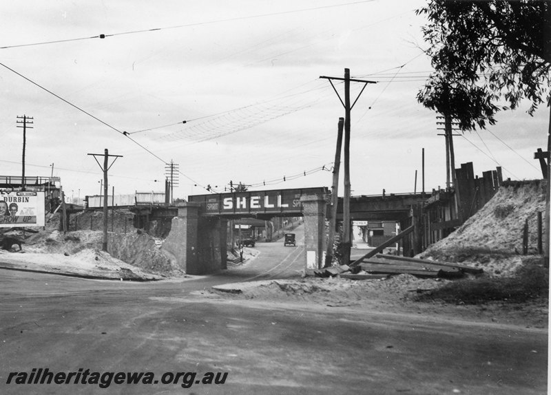 P22753
Extension of Mt Lawley subway ER line No 2 of 15, rail bridge with 