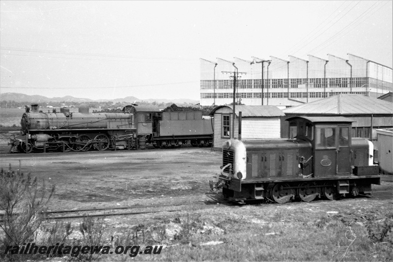 P23009
PM class 715  loco, Z class 1152, buildings, Albany loco depot, GSR line, front and side views
