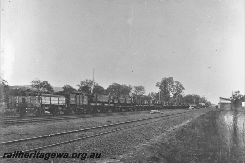 P23020
Timber train, trackside building, tracks, bush setting, Wokalup, SWR line, trackside view
