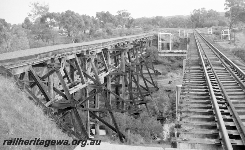 P23956
Old wooden trestle bridge, new concrete and steel bridge, over the Moore River, Mogumber, MR line, view from river bank
