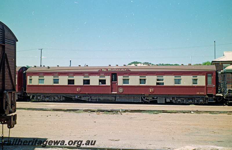 P24141
AZ class 434 first class passenger car with 