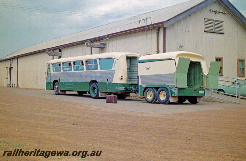 P24197
Railway Road Service  bus with trailers, suitcase, building, side and rear view
