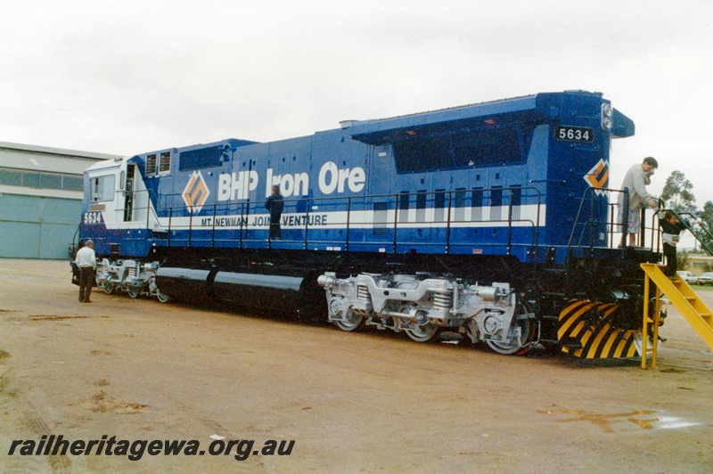 P24317
BHP Iron Ore (BHPIO) loco GE CM40-8M model 5634 