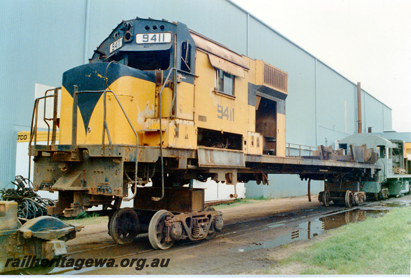 P24318
Robe River Iron Associates (RRIA) Alco M636 class 9411, body removed and on transfer bogies, Goninan's works, Bassendean
