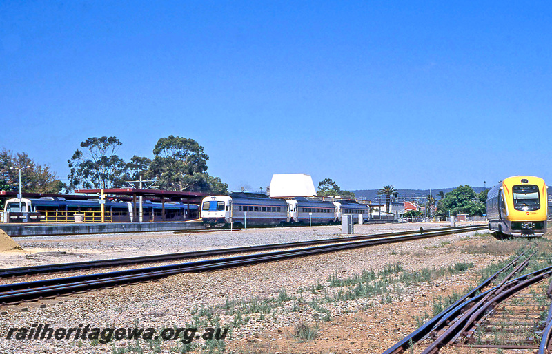 P24319
EMU set comprising AEA class power car, AEB class trailer, 