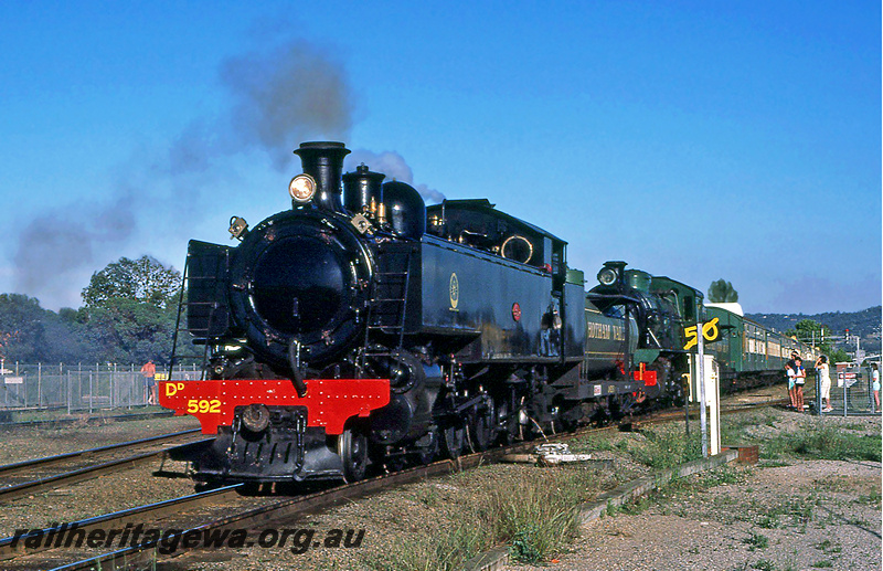 P24326
DD class 592, W class 903, double heading joint Australian Railway Historical Society and Hotham Valley Railway tour train to Northam, photographers, Midland, ER line, front and side view
