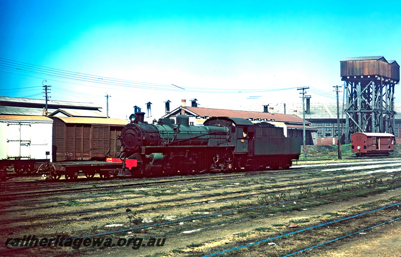P24332
PMR class 722 shunting Bunbury. Water tanks in background. SWR line
