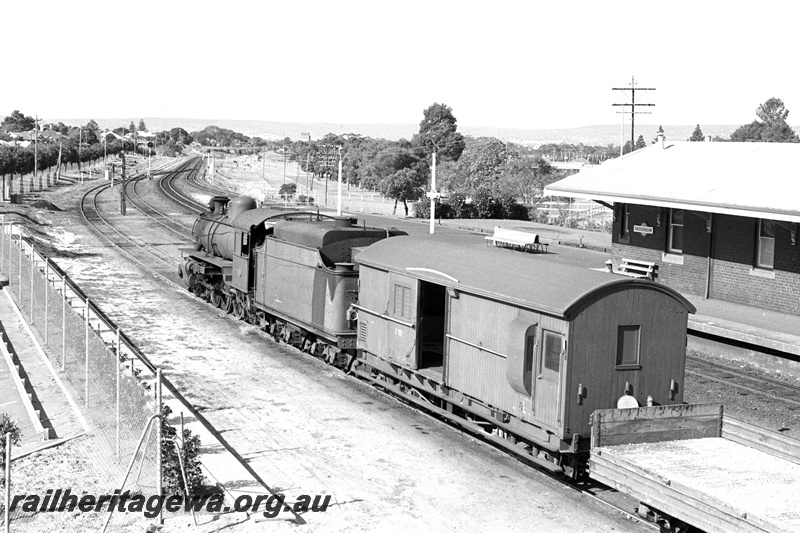 P24362
U class 655, shunting, van, flat wagon, signals, platform, station building, Bassendean, ER line, side and rear view from elevated position
