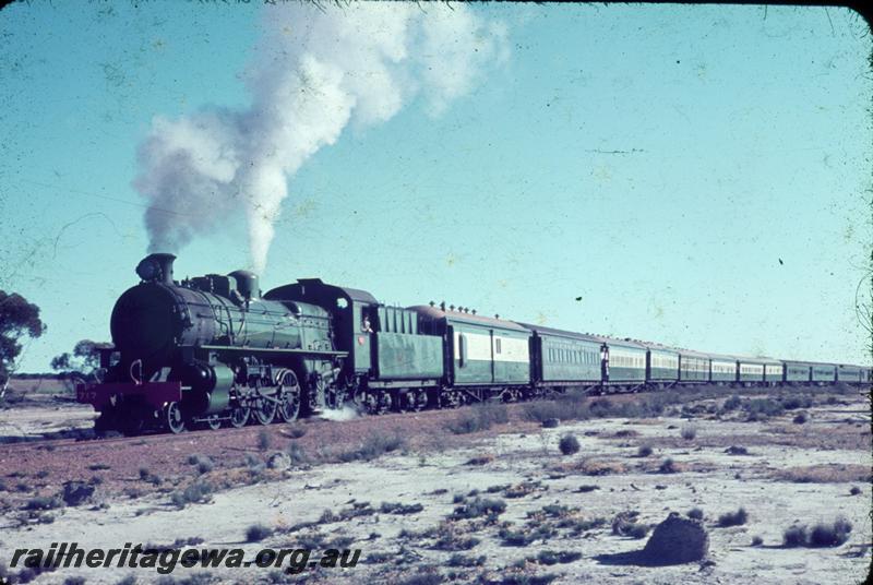 T00022
ARHS Vic Div visit, PM class 717, approaching Merredin, EGR line, hauling tour train
