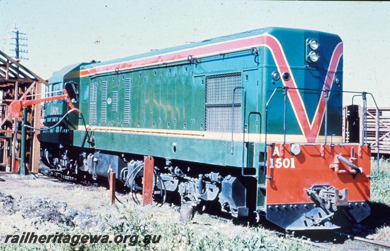 T00052
A class 1501, Midland loco depot, being refuelled.
