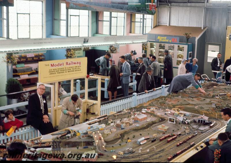 T00072
WAGR Royal Show display, model railway display
