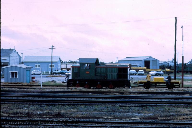 T00120
B class 1601, NS class wagon, shunting
