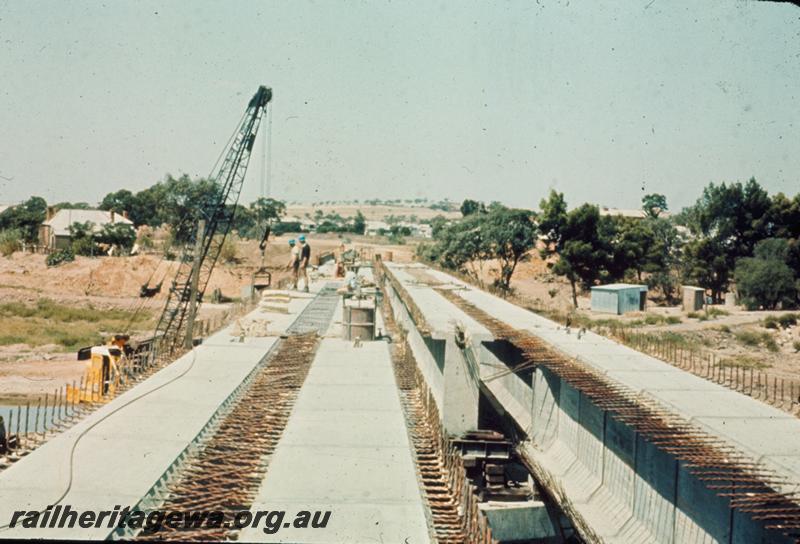 T00147
Concrete bridge, Northam, Standard Gauge Avon Valley line, under construction
