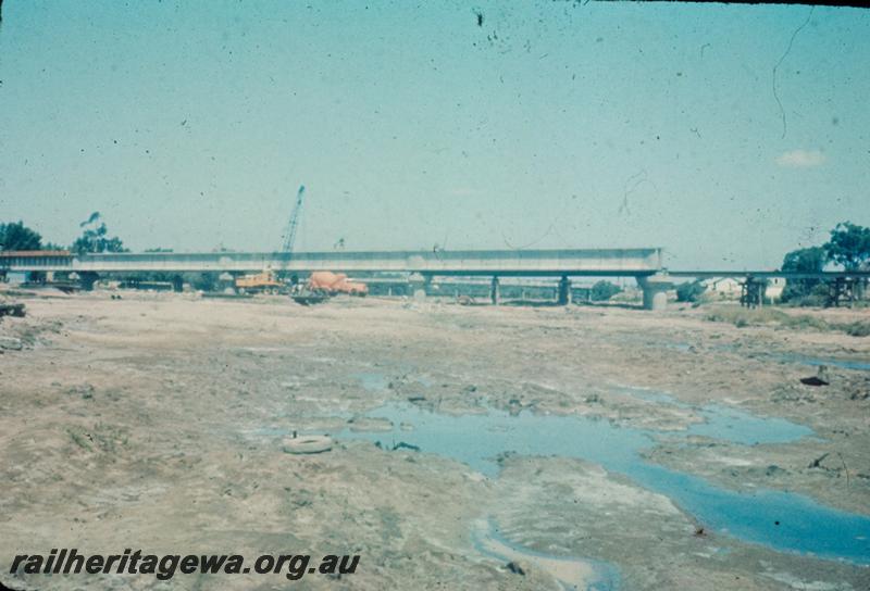 T00148
Concrete bridge, Northam, Standard Gauge Avon Valley line, under construction
