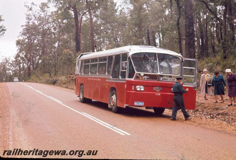 T00162
Railway Road Service bus, L69, en route to Walpole, Bunbury - Albany run
